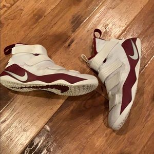 Men’s Nike Basketball Shoes 8.5